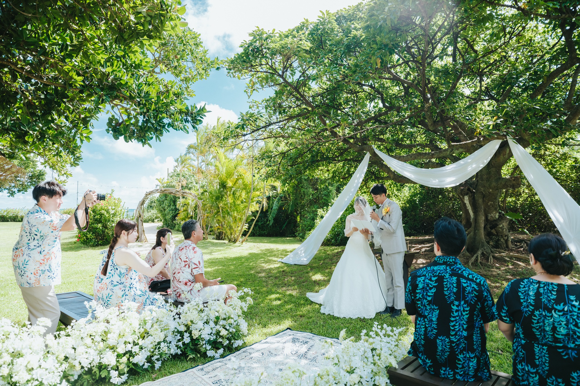 【8月挙式／ザ・ビーチテラス　ホテルアオ石垣】<br>Mr. K & Ms. Hのサムネイル