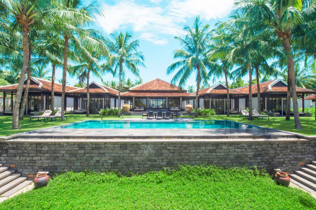 世界最高峰のホスピタリティ<br>Four Seasons Resort The Nam Hai Hoi An Vietnamのサムネイル